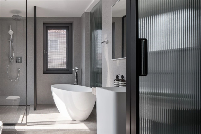 广东广州花园度假风极简别墅